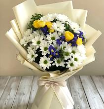 Букет цветов из:  Ирисы, Хризантемы и Розы #REPLACE_PRED# Сторожевой