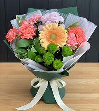 Букет цветов из:  Гвоздики, Розы, Герберы и Хризантемы в Сторожевой