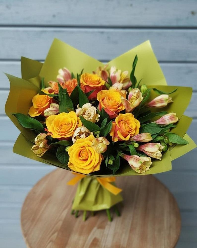 Букет цветов из: Альстромерии и Розы в Сторожевой