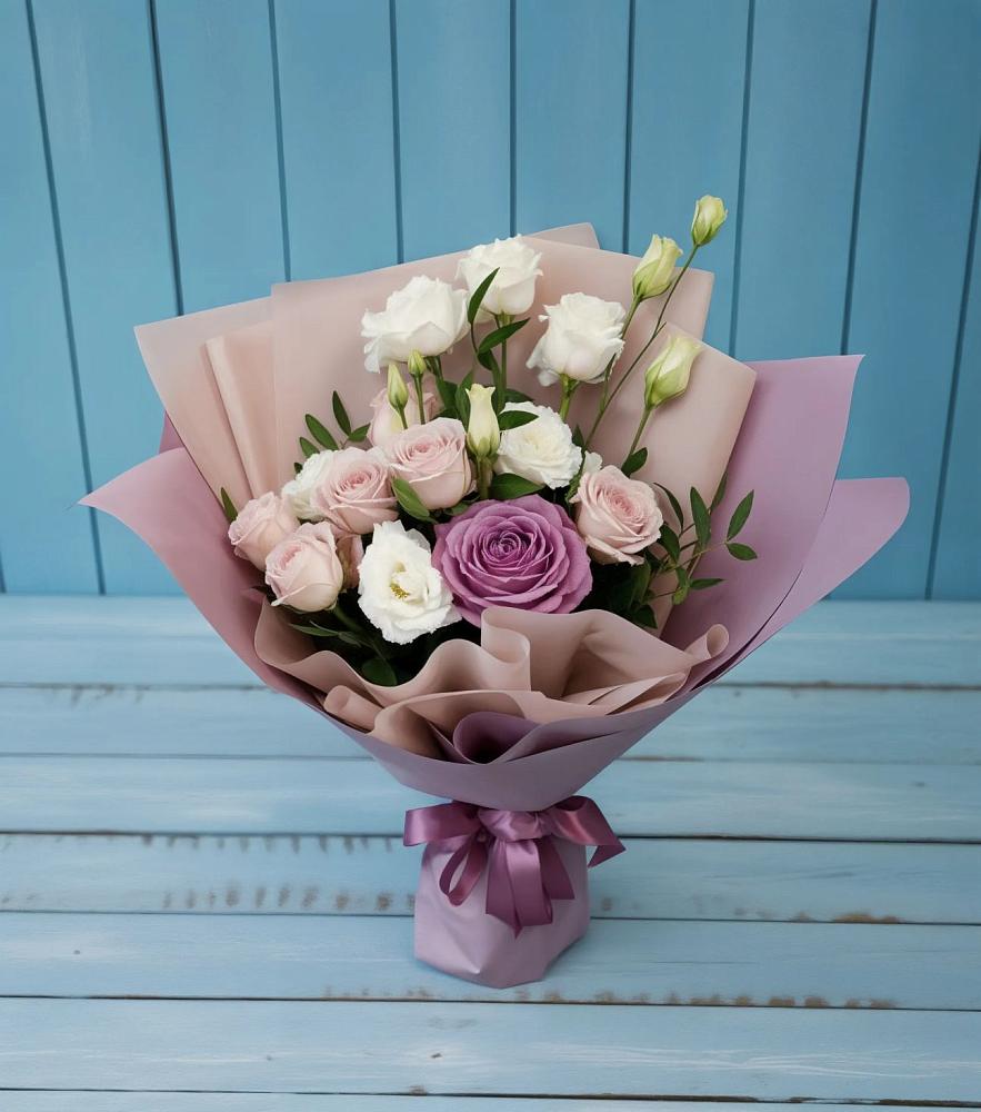 Букет цветов из: Розы и Лизиантусы в Сторожевой